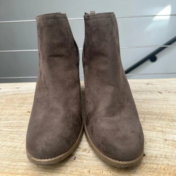 Soda Taupe Suede Ankle Boots Block Heel Side Slit Booties | Size 9 - Picture 3 of 8